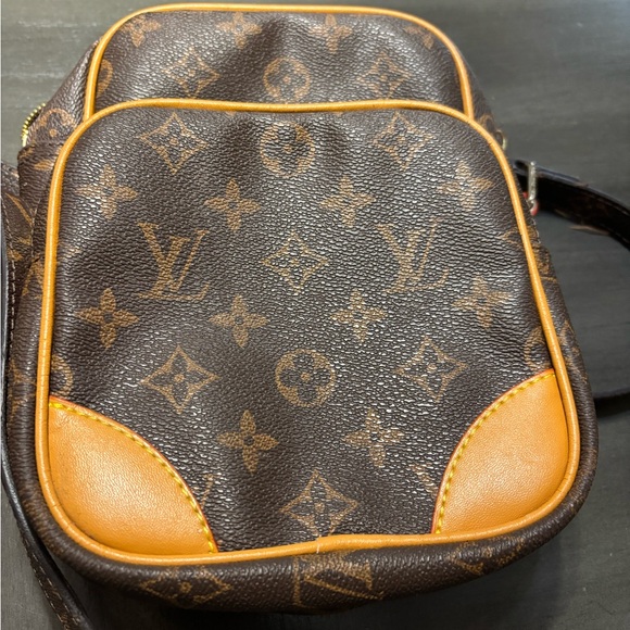 Louis Vuitton Brown and Tan Messenger Bag - Picture 1 of 12